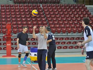 Стойчев проведе първа тренировка с националите в "Арена Армеец"