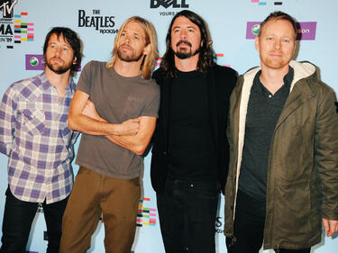 Албумът на Foo Fighters излиза през април