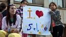 „I love you, Selena”, крещят подивели тийнейджъри