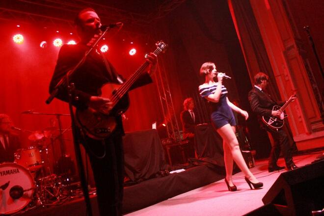 Луди по Hooverphonic