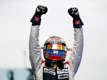 Пастор Малдонадо с историческа първа победа във Формула 1
