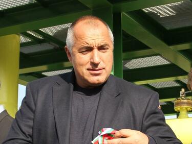 Борисов се ангажира с оцеляването на Нефтохимик