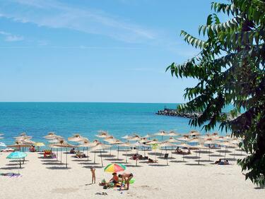 Плажовете по Черноморието били готови за лятото