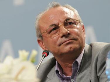 Ровят сараите на Доган 

