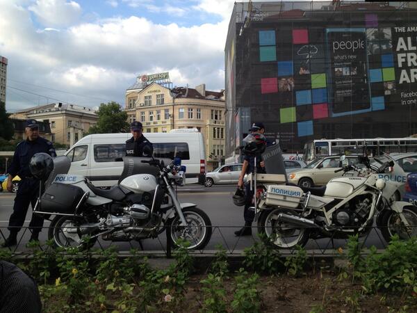 Бой между полиция и демонстранти на протеста срещу Закона за горите*