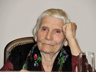 Почина писателката Свобода Бъчварова