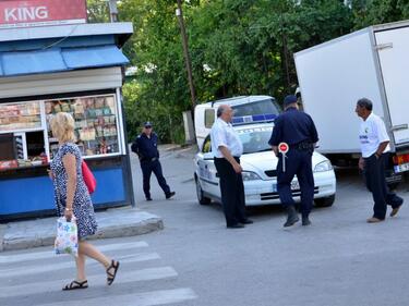 Арестуваха четирима за бомбата в Сандански 