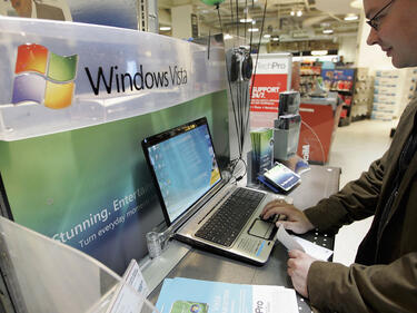 Пазарният дял на Windows 7 премина 50%