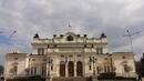 Парламентът заседава извънредно днес