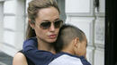 Анджелина Джоли: Гледането на шест деца е лесно