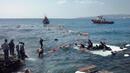 Спасиха близо 350 човека от обърналата се лодка край Крит