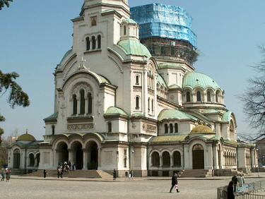 Временна забрана за паркиране по част от пл. "Св. Ал. Невски"