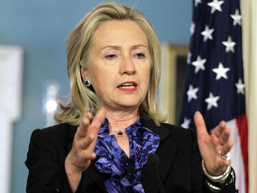 Хилари Клинтън заплаши Сирия с катастрофално нападение