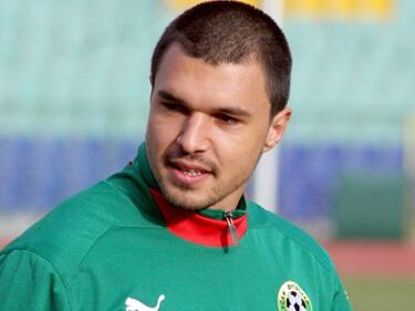 Валери Божинов тренира с ЦСКА, чака трансфер в Германия или Италия