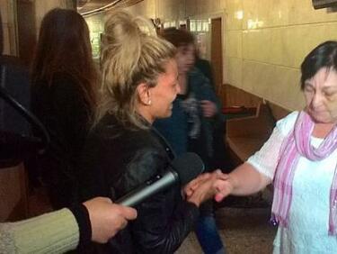 Две години условна присъда за жената, ударила учителка в Сливен