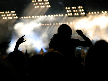 Трима наръгани по време на концерт на Swedish House Mafia