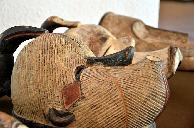 Уникални африкански маски получи галерията в Сливен
