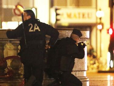 Убити и задържани терористи при спецоперация на армия и полиция в Париж (обновена)