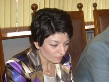 Атанасова даде срок до края на август на кардиоболницата в Търново