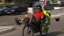 Французин пътува 18 000 км с велосипед в памет на най-добрия си приятел