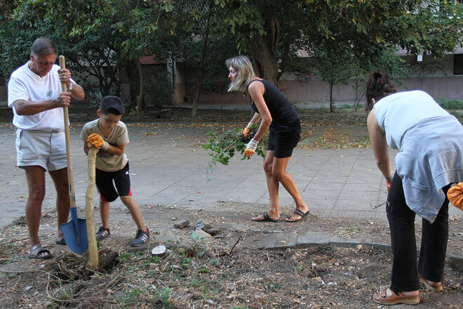 Майките помагат, но е нужна и силата на татковците.