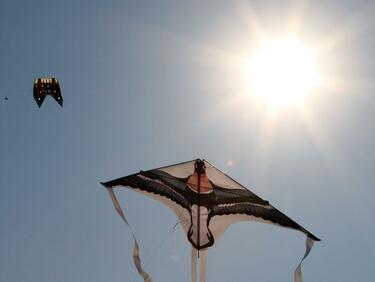 „Летяща“ работилница подгрява за фестивала на хвърчилата
