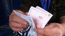 Хиляди пенсии под запор заради неплатени сметки и бързи кредити