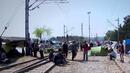 Мигрантите в Идомени пак блокираха жп линията