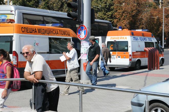 Катастрофиралата линейка в София