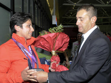 Посрещнаха българските атлети на Параолимпиадата