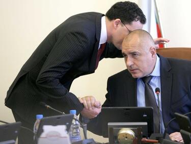 Митов: Русия струпва оръжия в Крим! НАТО да отговори