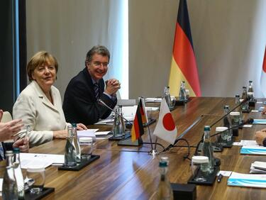 Меркел поканила Япония в НАТО преди година, Токио отказва