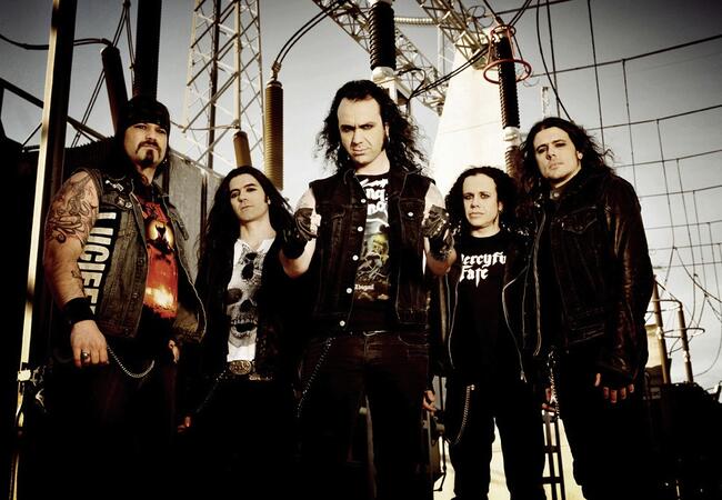 Moonspell утоляват жаждата с десетки литри вода 