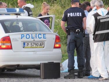 Жестоко убийство на пътя Русе – Бяла! Мъж закла 30-годишната си жена и избяга