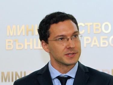 Митов след срещата с Лавров: Ще развиваме енергийните проекти по правилата на ЕС