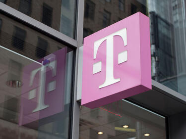 Мобилните оператори T-Mobile и MetroPCS обявиха, че се сливат 