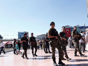 Обезкървяват армията в Турция - вадят жандармерията, пращат я в полицията