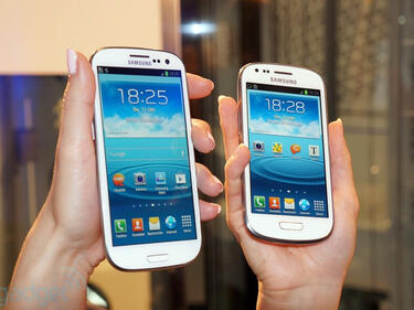 Samsung демонстрира Galaxy S III mini