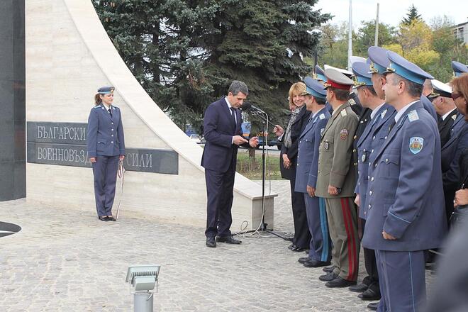 Президентът поздравява военните летци
