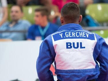 
Янислав Герчев започна с победа в надпреварата по джудо на Олимпиадата