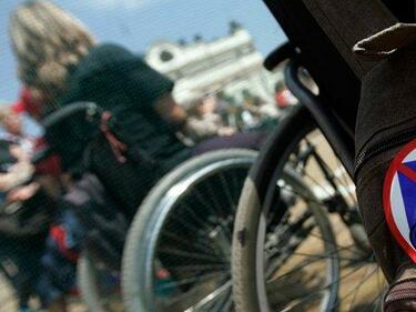 Изстрадали майки на деца с увреждания: Държавата нехае, ще гладуваме под прозореца на Борисов