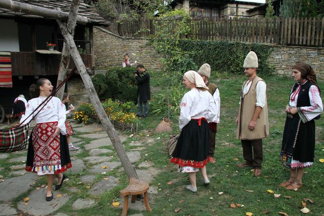 Боженци възродиха стар обичай 