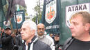 <p>Два паралелни митинга се проведоха пред сградата на съда в Пазарджик.  Начело на едната проява са партиите "Атака" и ВМРО-БНД, а на другата -  Националният фронт за спасение на България /НФСБ/. И двата митинга са  свързани с подновеното днес дело срещу 13-те имами, обвинени в  проповядване на антидемократична идеология и участие в незаконна  организация</p>