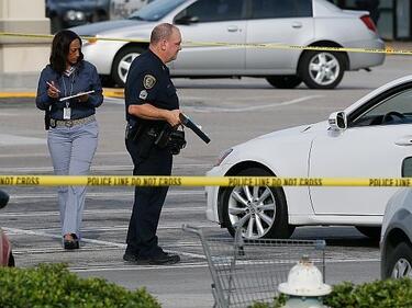 Мъж застреля двама полицаи в Калифорния