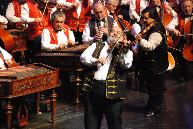 100 Gypsy Violins Thessaloniki 2009 - Arthur Dubuc2