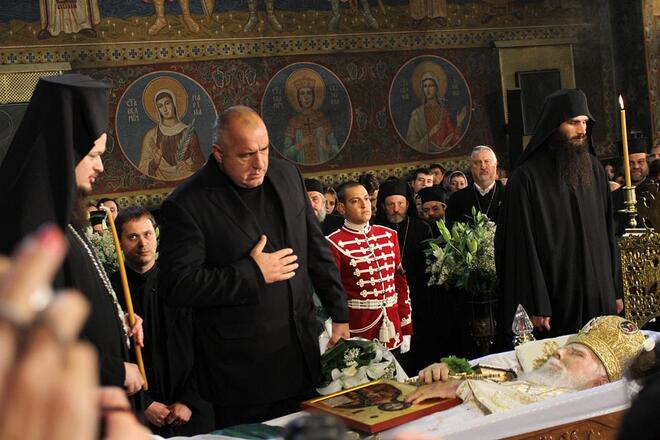 Премиерът Бойко Борисов се сбогува с патриарх Максим