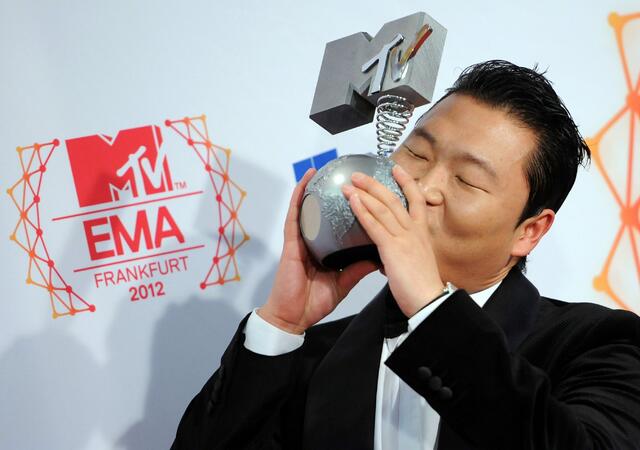 Южнокорейската поп сензация Psy взе награда за "Най-добър видеоклип"