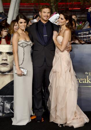 Nikki Reed (ляво), Kellan Lutz (център) and Ashley Greene (дясно)