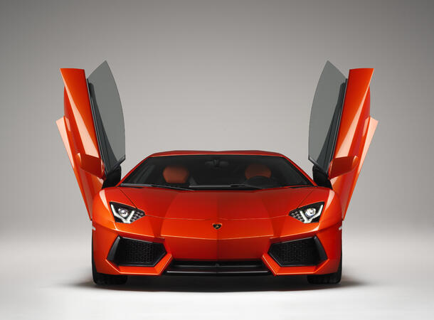 Lamborghini показа наследника на Murciélago 