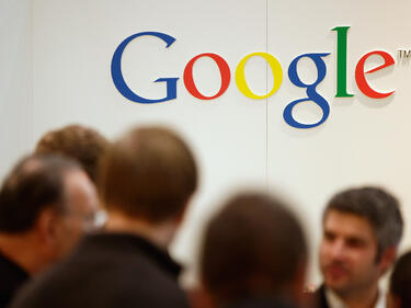 Разследват Google за цените на рекламата
